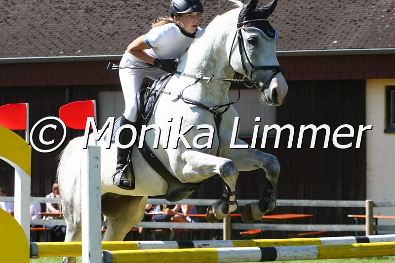 109M7232_Levano_Spring L.JPG